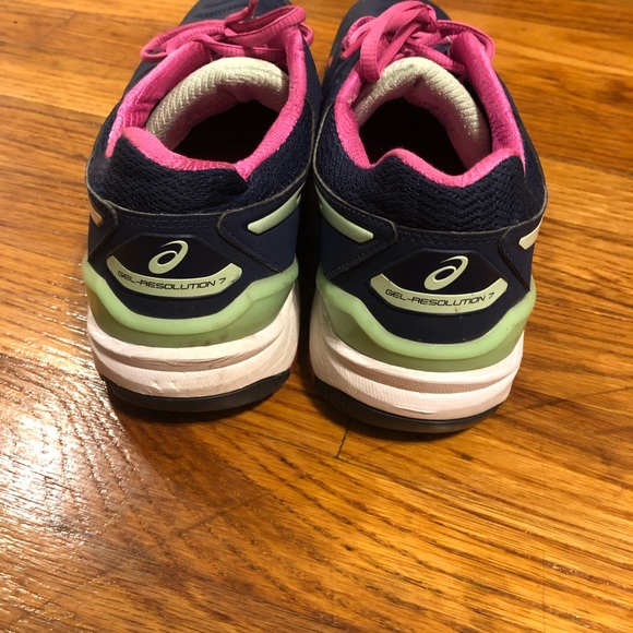 Women’s ASICS shoes - Picture 3 of 4